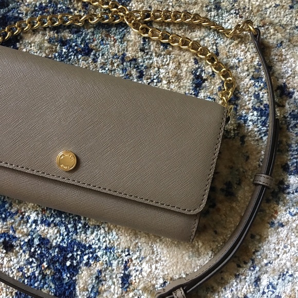Michael Kors Handbags - Michael Kors Wallet